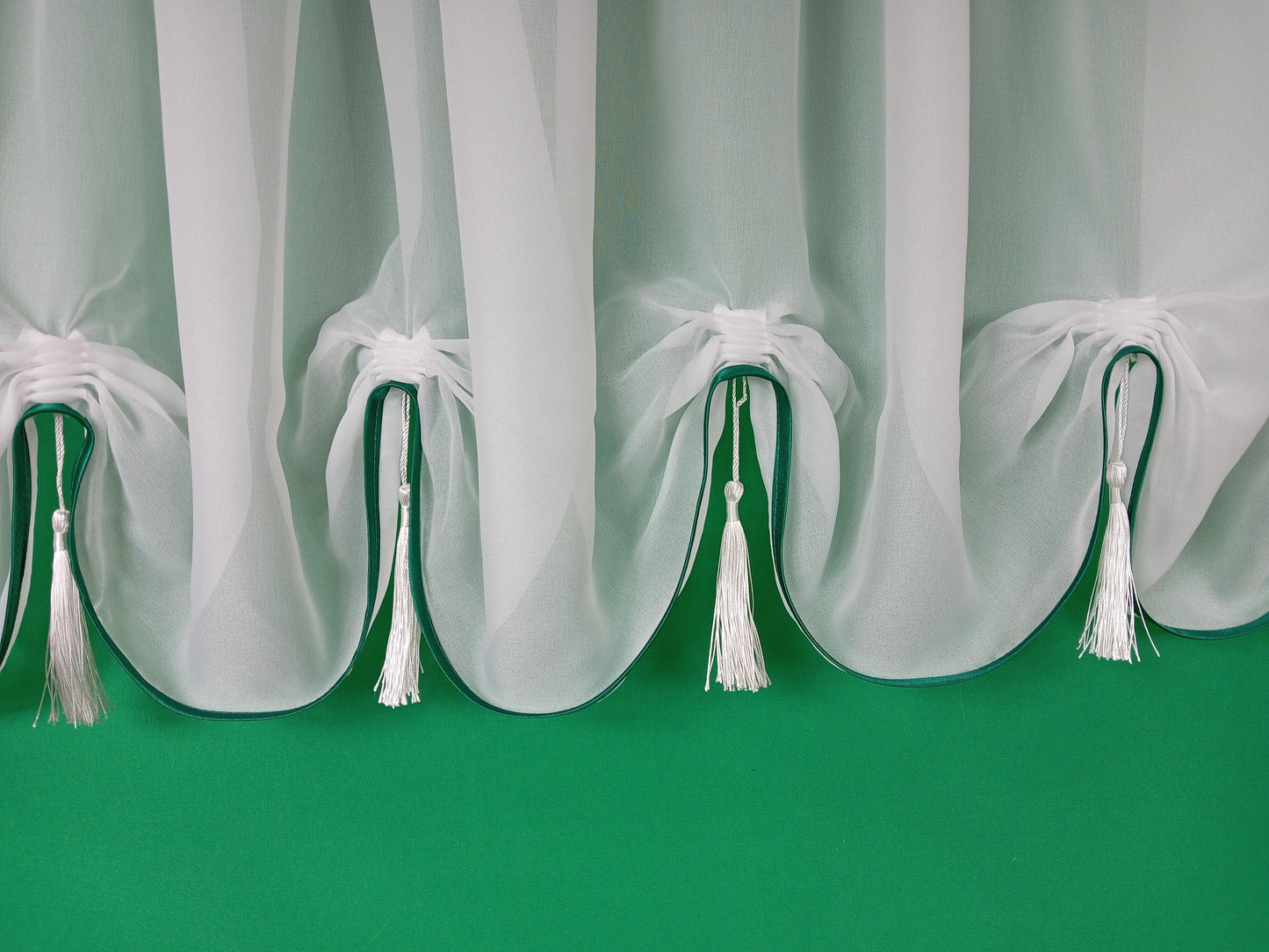 Curtain 'waves'