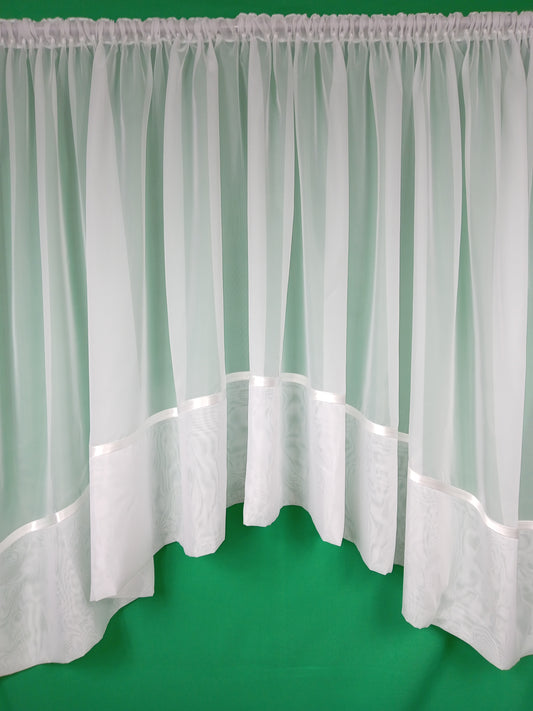 Arched curtain