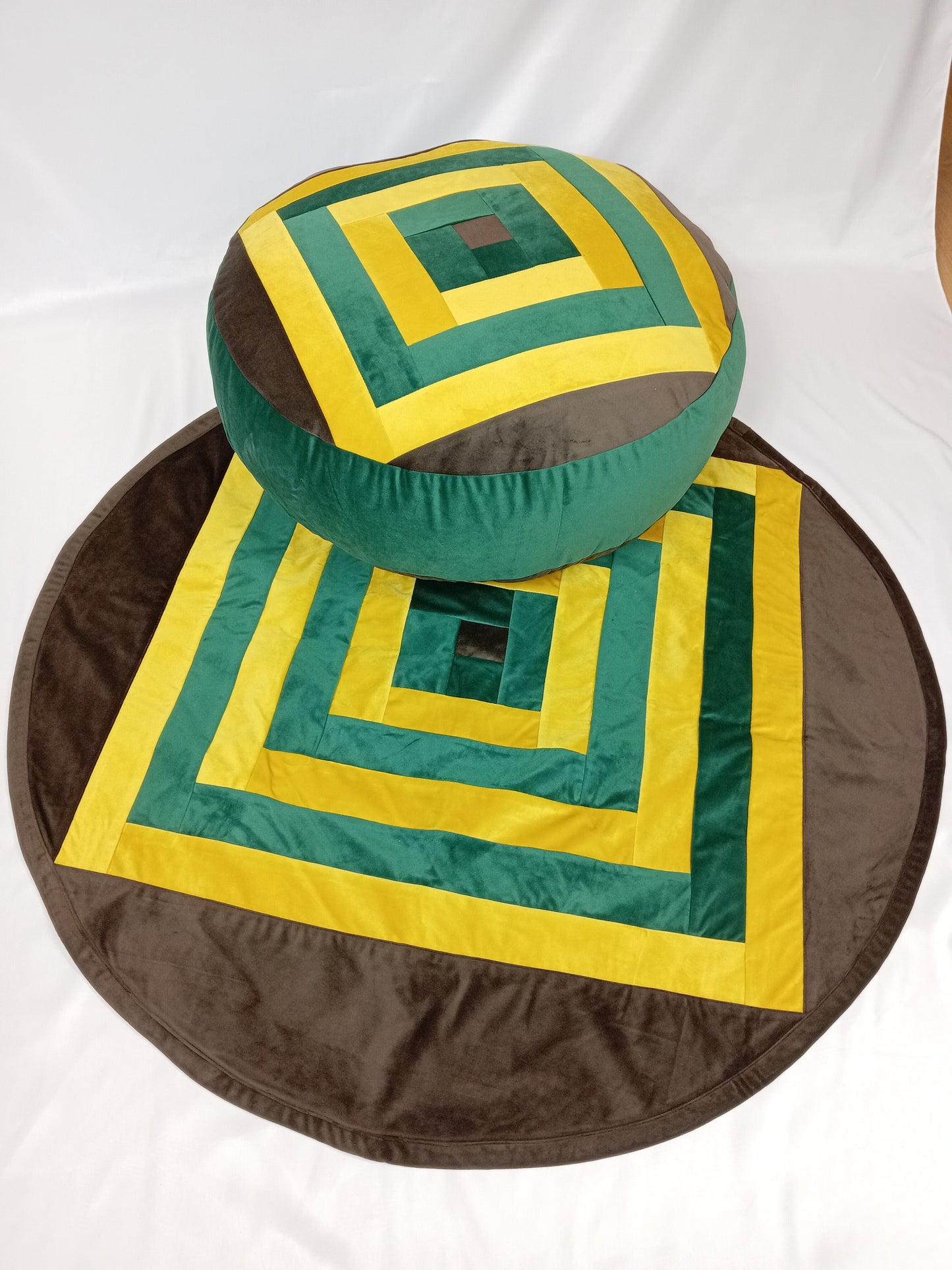 Round pouffe and rug-set